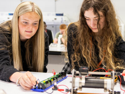 SFC_CourseFinder_0023_Physics(A_Level) SFC_CourseFinder_0023_Physics(A_Level)