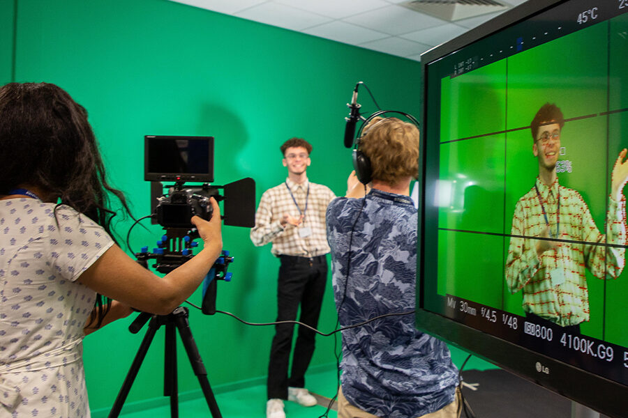 SFC_CourseFinder_0053_FilmAndMediaProduction(DegreeFoundation) SFC_CourseFinder_0053_FilmAndMediaProduction(DegreeFoundation)